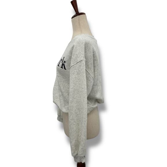 NEW Macys New York bubble hem cropped varsity crewneck sweatshirt top sz medium - Picture 4 of 8